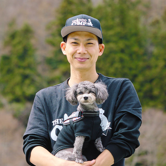 犬キャンプ専門ブランド THE DOG CAMP / キャンパー 石川慶さん｜愛犬の新たな一面が見られるところがキャンプの魅力。「ワンコ連れでも難しくないよ」って伝えられたら